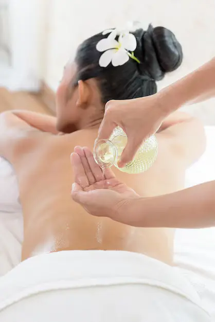 blue lounge spa oil massage 1 1 oil massage