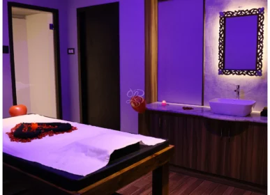 blue lounge spa & massage centre ambiance image