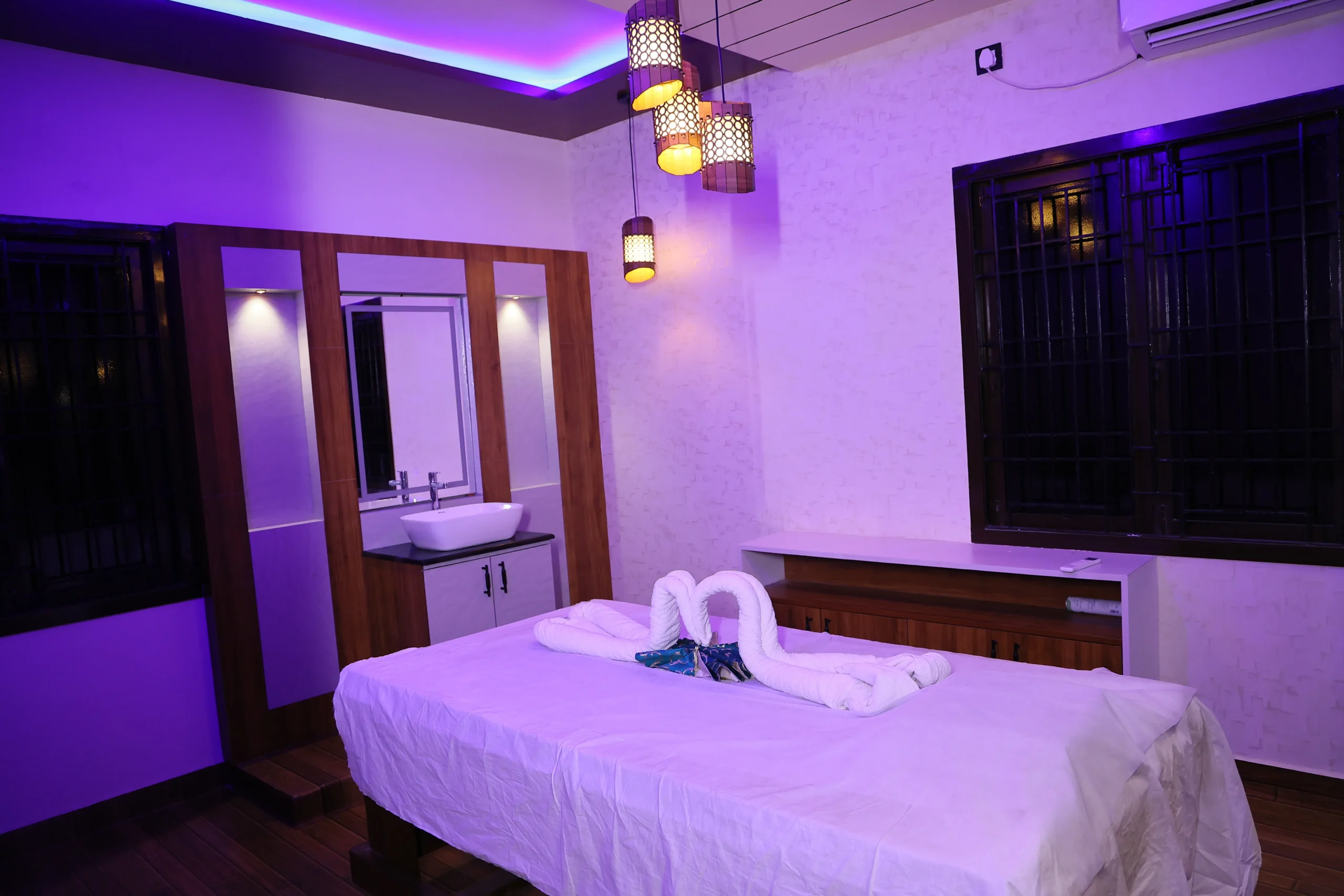 Best Spa in Kolathur - Blue Lounge Spa | Relax & Rejuvenate
