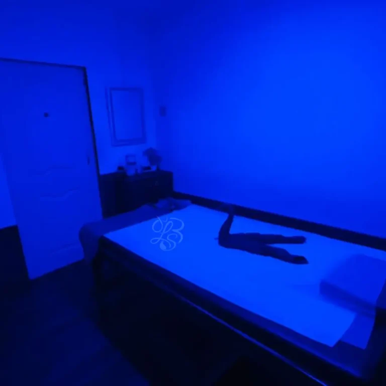 blue lounge spa mount road look 5 19 Luxury interior rooms at Blue Lounge Spa Mount Road Chennai with modern massage beds, ambient lighting and premium spa decor